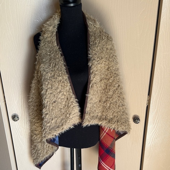 Furry Shaggy Shawl Vest Cape with Plaid Lining - Picture 2 of 6